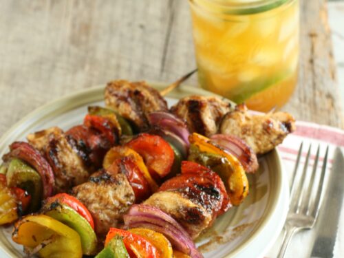 maple barbecue chicken kebabs with bell peppers and onions