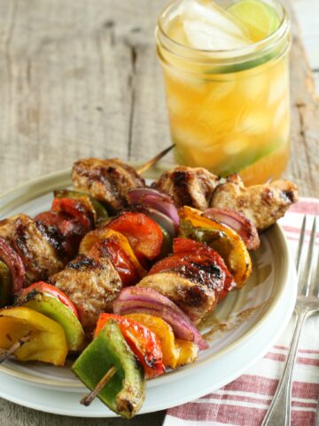maple barbecue chicken kebabs with sweet tea