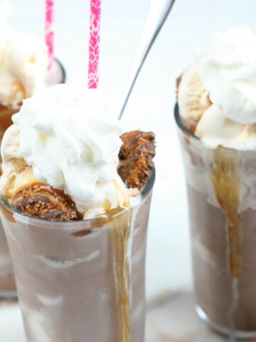 frozen hot chocolate with whipped cream and cookie pieces