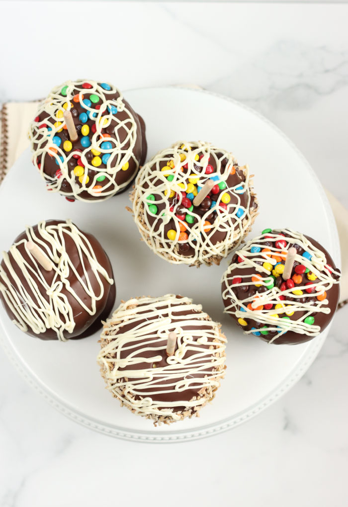 M&Ms Caramel Apple Slices - The Farm Girl Gabs®