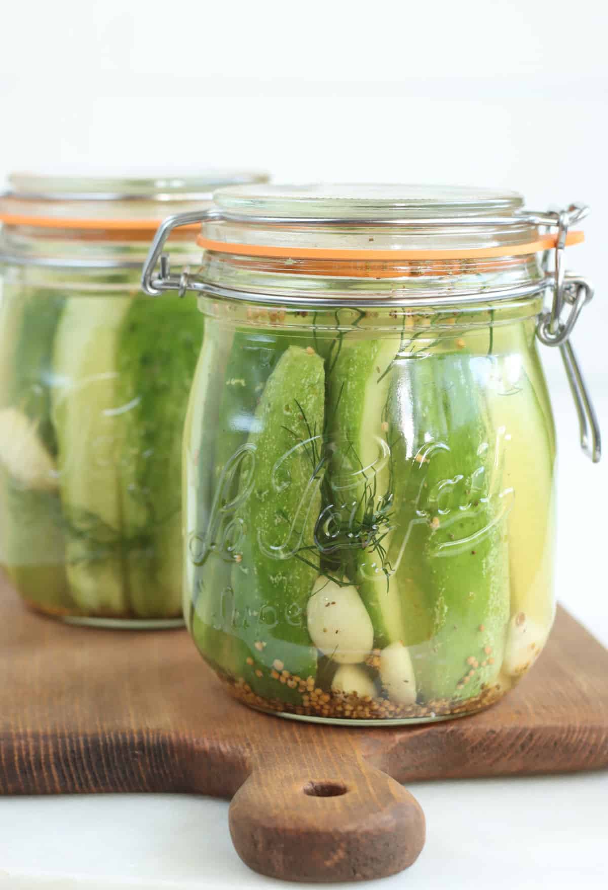 Quick and Easy Refrigerator Dill Pickles | A Farmgirl's Kitchen
