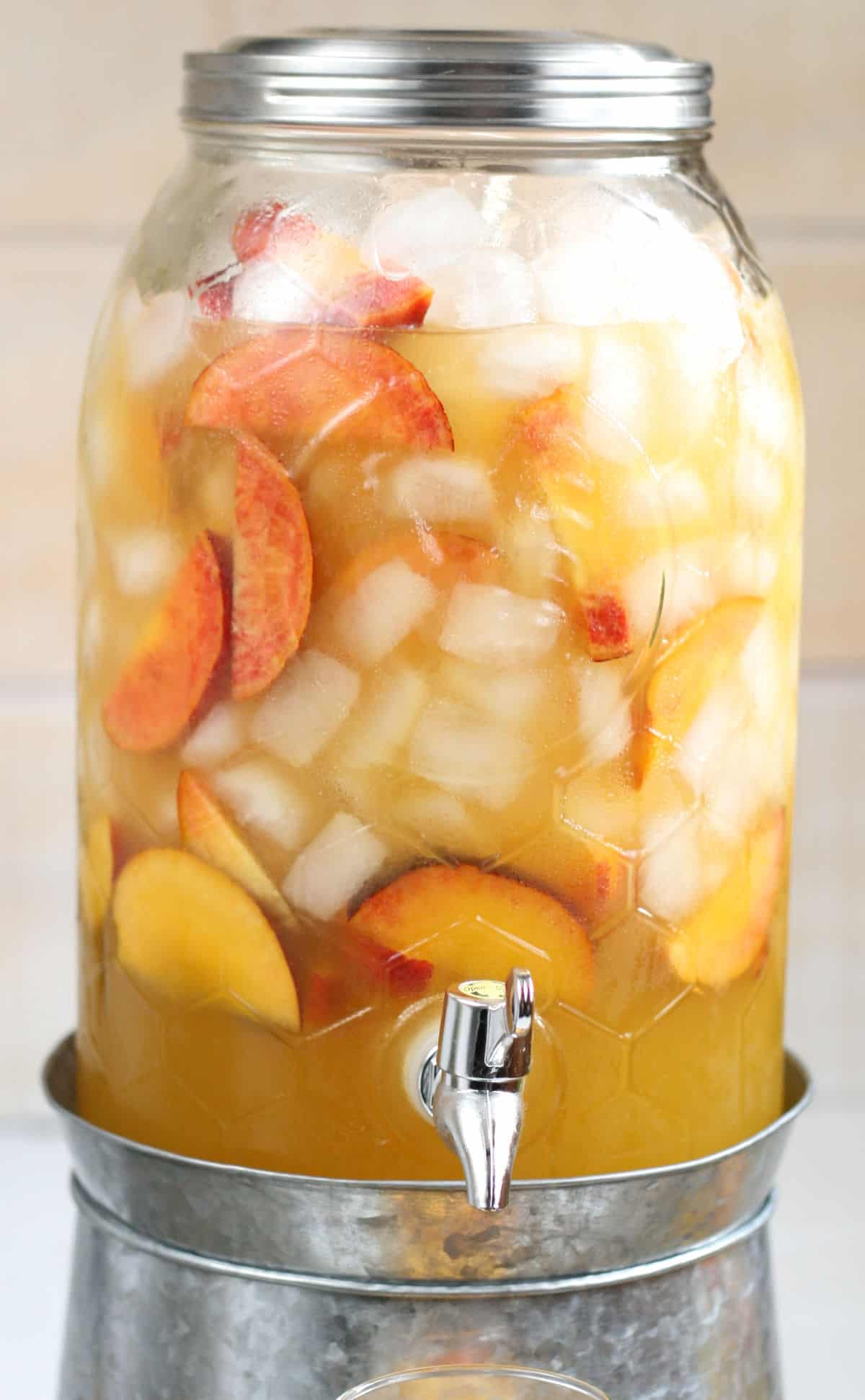 https://afarmgirlskitchen.com/wp-content/uploads/2022/07/Summer-Sangria-recipe.jpg